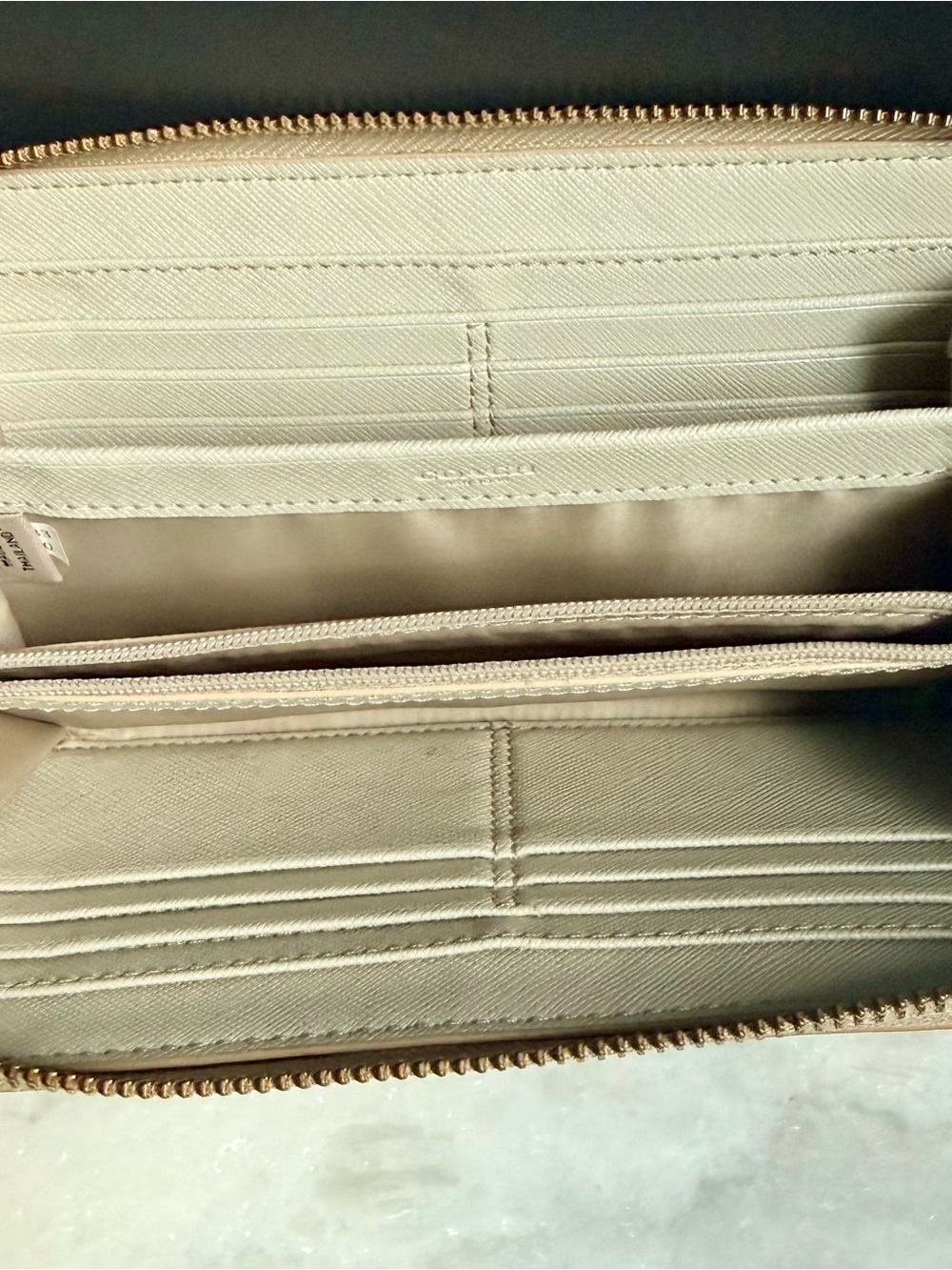 Coach Waverly Signature Hearts Accordion Zip Wallet š¤ - Picture 9 of 14